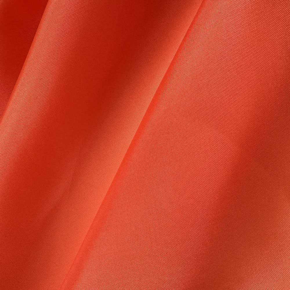 Yıkaması kolay su geçirmez pürüzsüz polyester tafta aşağı ceket kumaş